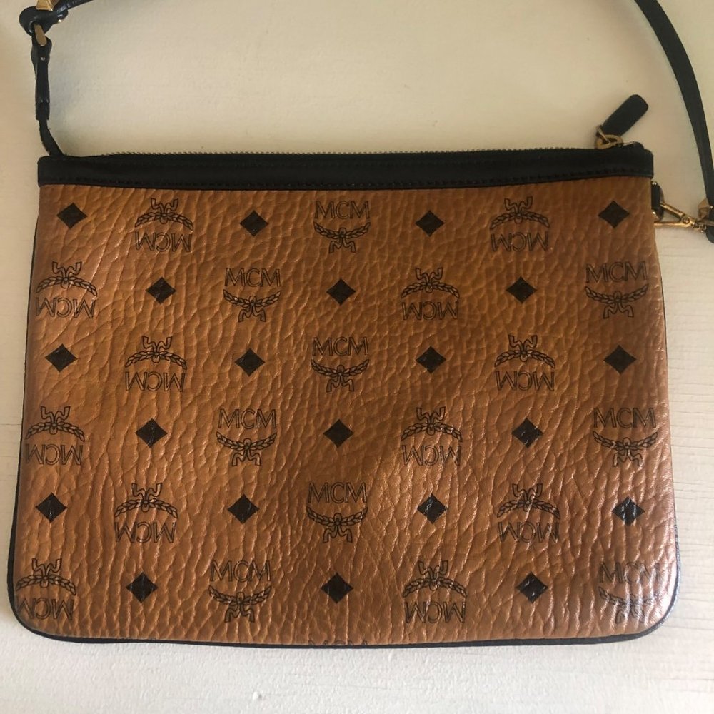 MCM Authentic Zip Pouch Viesto Wristlet In Cognac - Picture 12 of 13